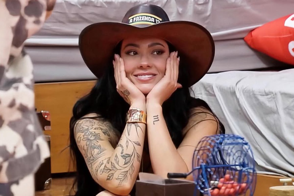 rayane com chapéu e fazenceira em a fazenda 17