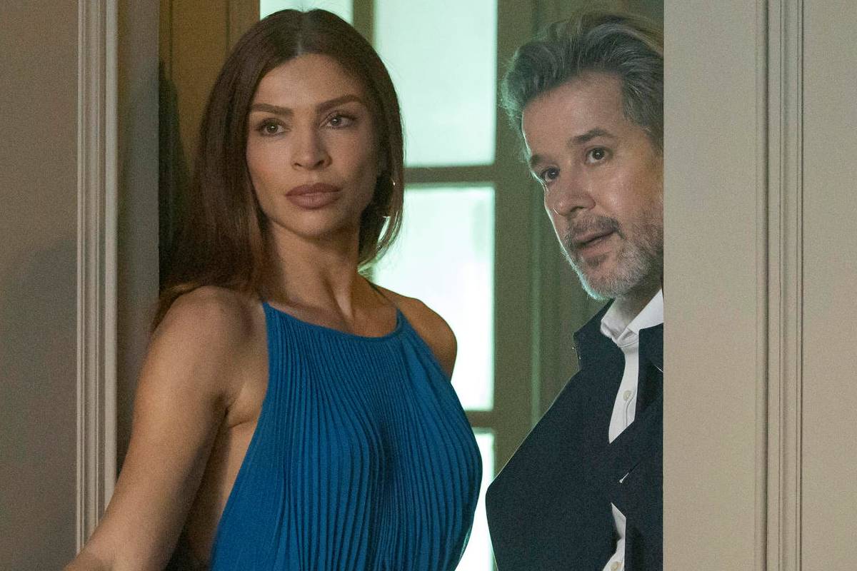 Ferette (Murilo Benício) e Arminda (Grazi Massafera) em 