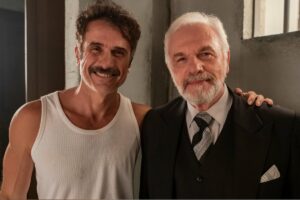 Ernesto (Eriberto Leão) e Paixão (Henri Pagnoncelli) em 