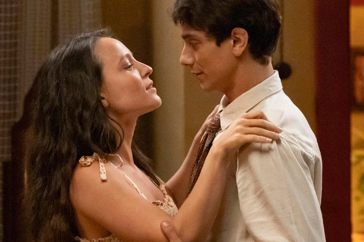 Estela (Larissa Manoela) e Túlio (Cadu Libonatti) em 