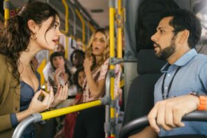 Gerluce (Sophie Charlotte) e Gilmar (Amaury Lorenzo) paralisado, Kátia (Luciana Paes) em 