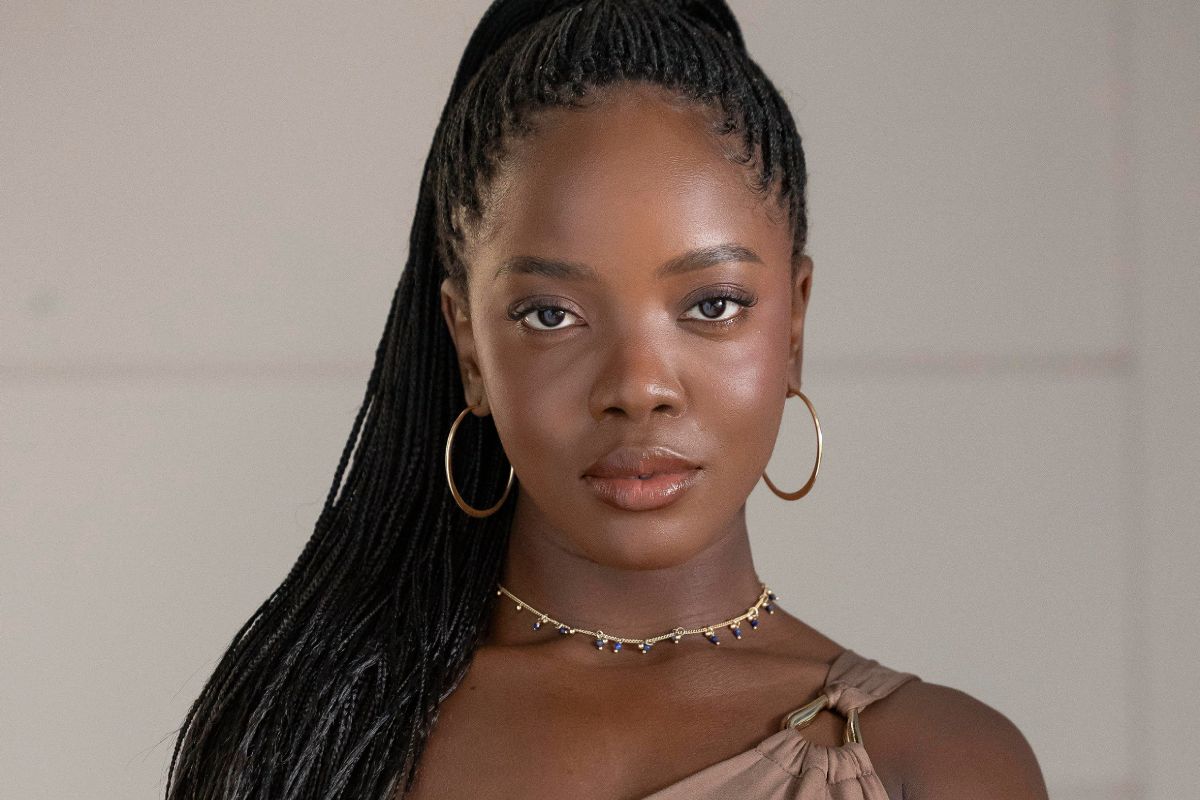 Leo (Clara Moneke) em 