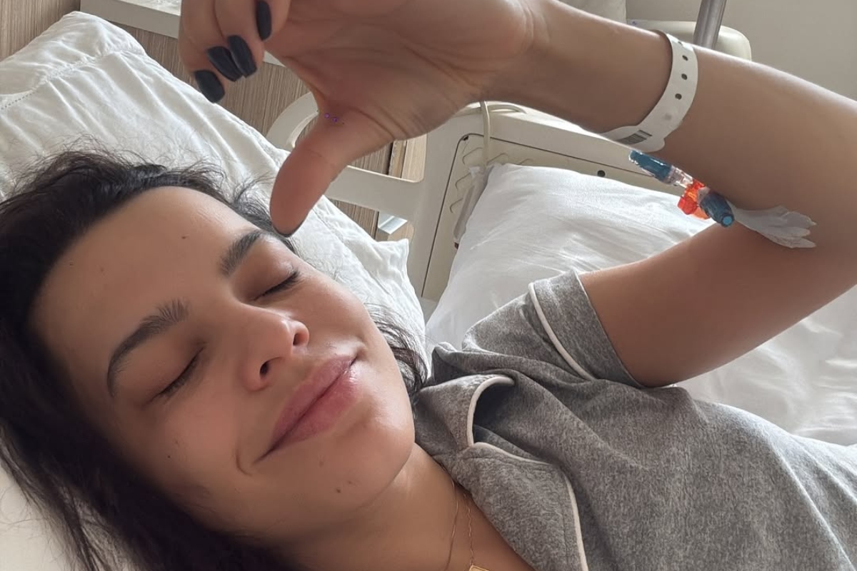 Ex-BBB Mayla Araújo internada