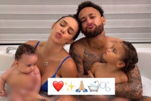Neymar, Bruna e as filhas na banheira