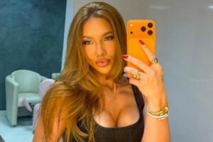 selfie de virginia fonseca no espelho