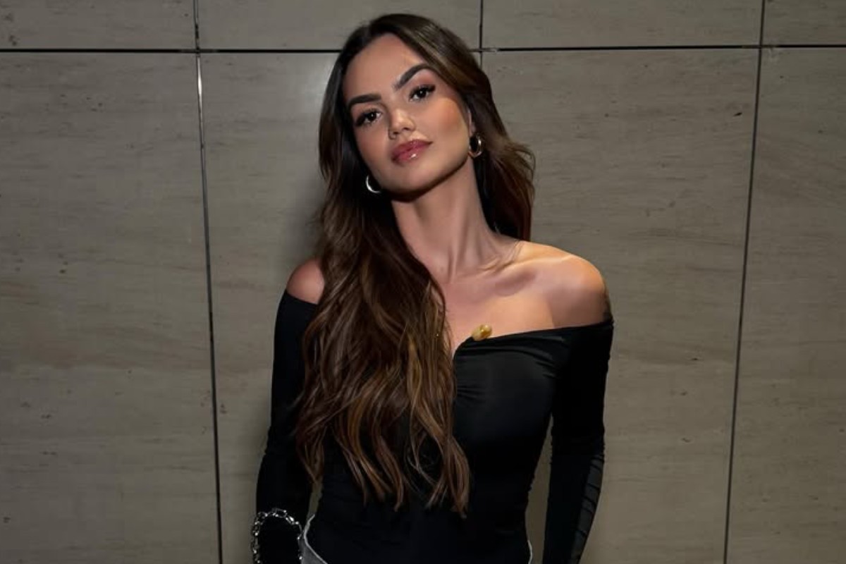 suzanna freitas posando bonitona