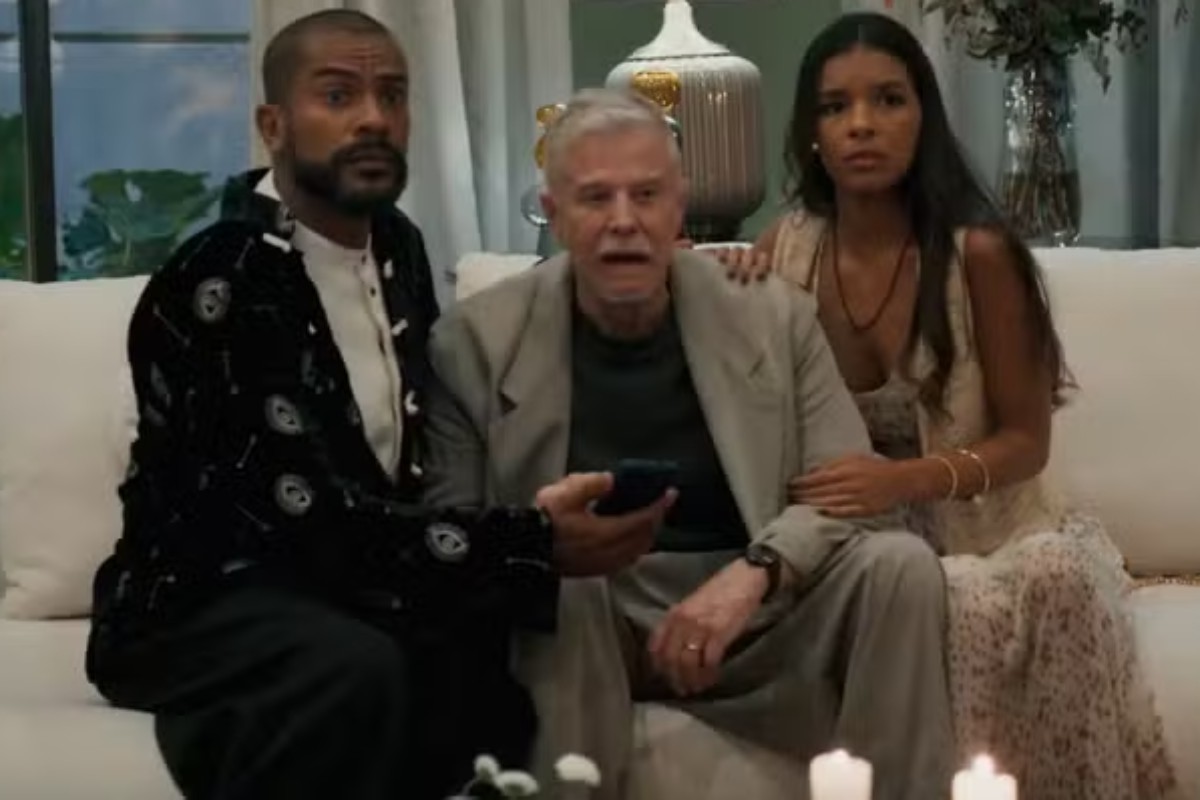 Kasper (Miguel Falabella), João (Samuel de Assis) e Maggye (Mell Muzzillo) em 