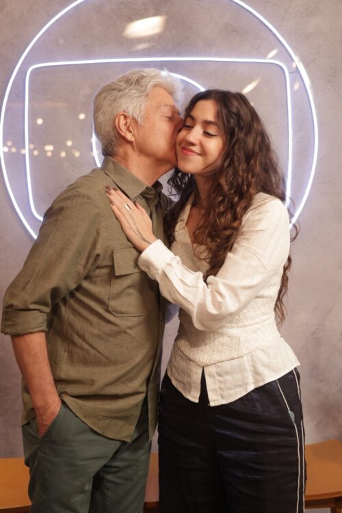 Caco Barcellos e a filha Alice