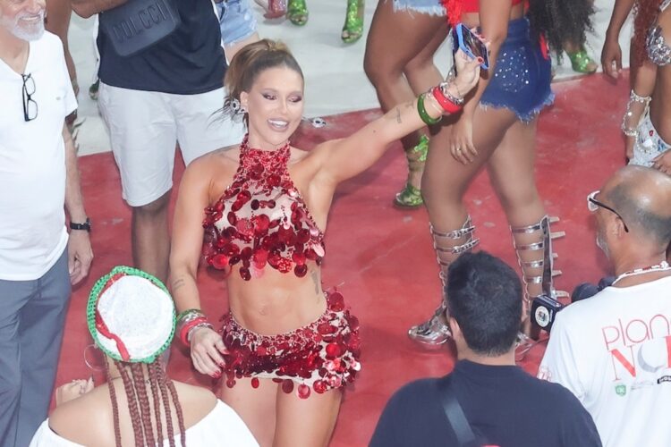 Virginia ensaia na Grande Rio