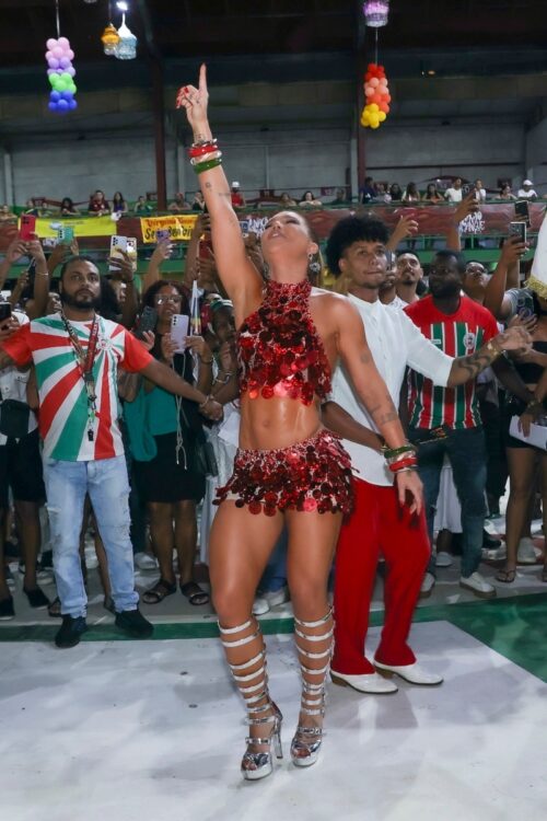 Virginia ensaia na Grande Rio