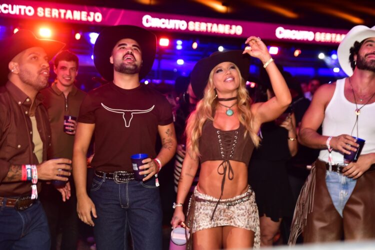 Lucas Guedez e Virginia no 'Caldas Country'