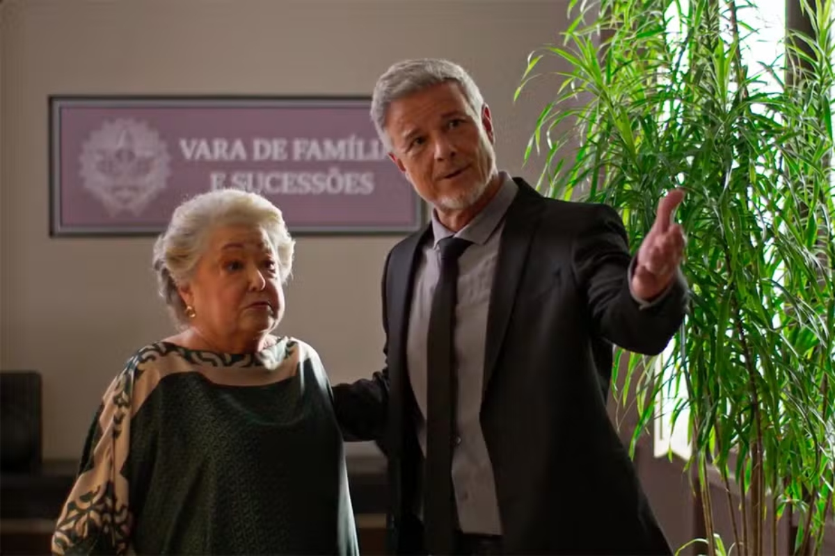 Dona de Mim: Jaques (Marcello Novaes) consegue a guarda de Rosa (Suely Franco)