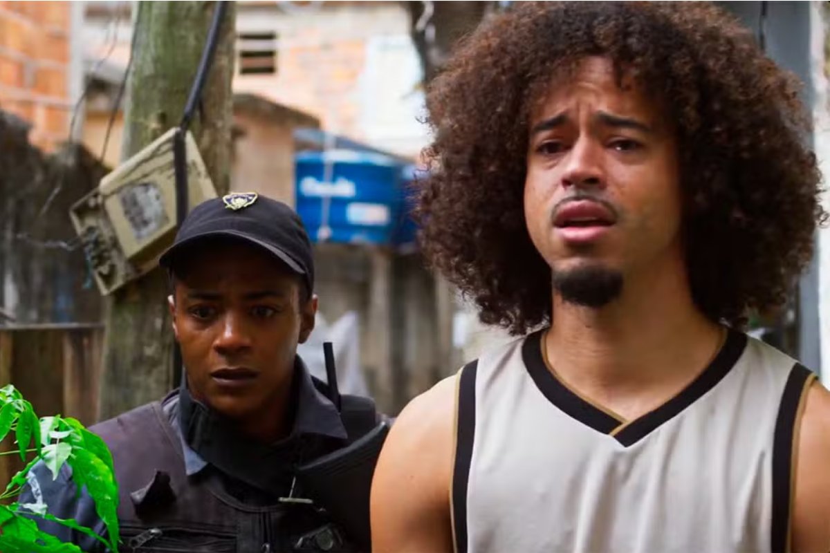 Ryan (L7NNON) e Marlon (Humberto Morais) se ajudam em situação de risco em Dona de Mim