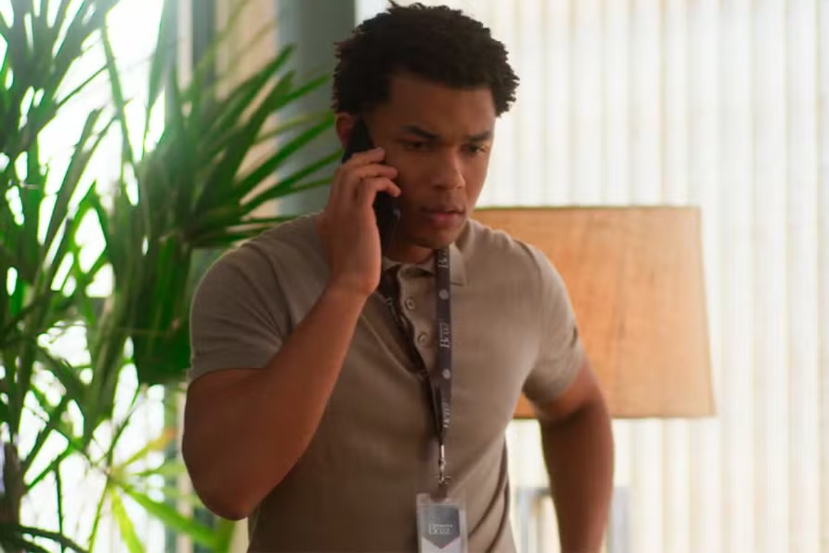 Samuel recebe notícia de que Vanderson foi declarado culpado pela morte de Abel em Dona de Mim