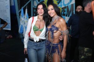 Dua Lipa e Sabrina Sato na Unidos de Vila Isabel