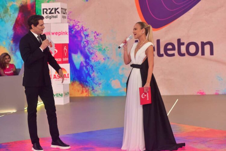 eliana apresentando teleton com celso portiolli