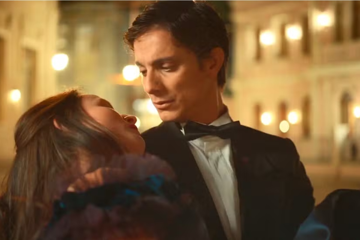 Estela desmaia e Túlio socorre a enfermeira imediatamente em Êta Mundo Melhor