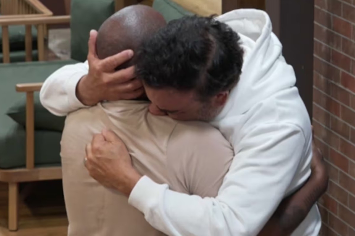 Reconciliação de Fabiano e Toninho em A Fazena 17