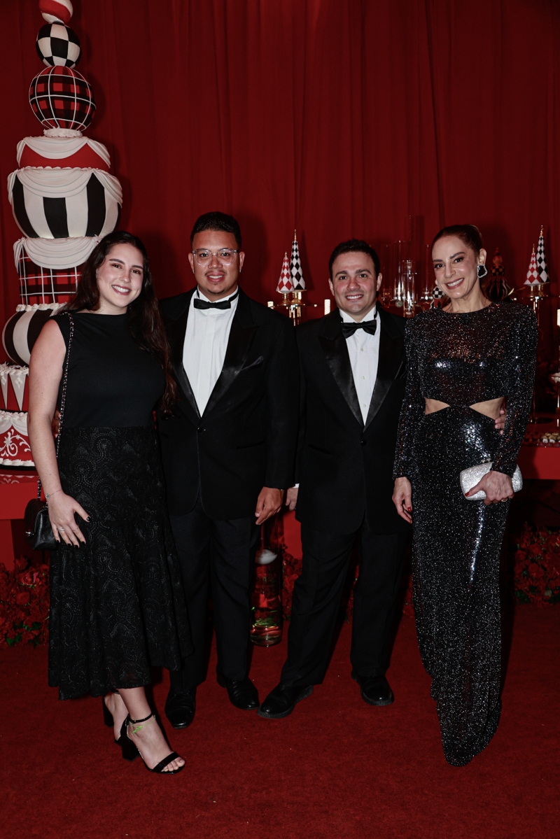 Silvia Abravanel e a família