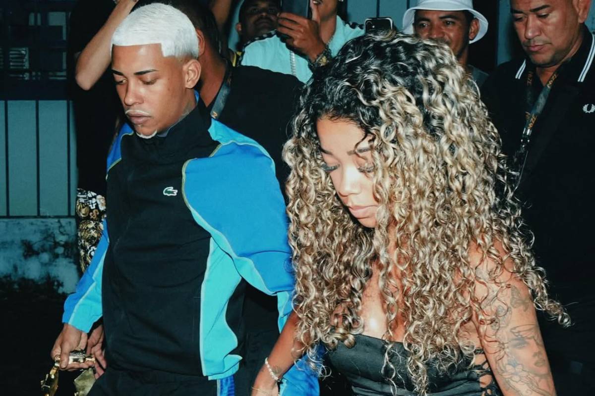 mc poze do rodo de mãos dadas com vivi noronha