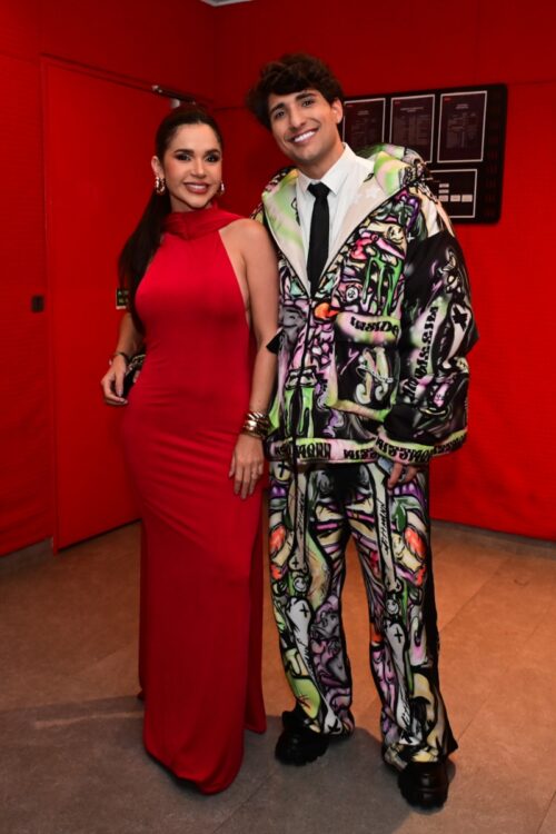 Gizelly Bicalho e Cauê