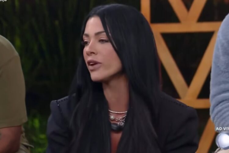 rayane na formação de roça em a fazenda 17