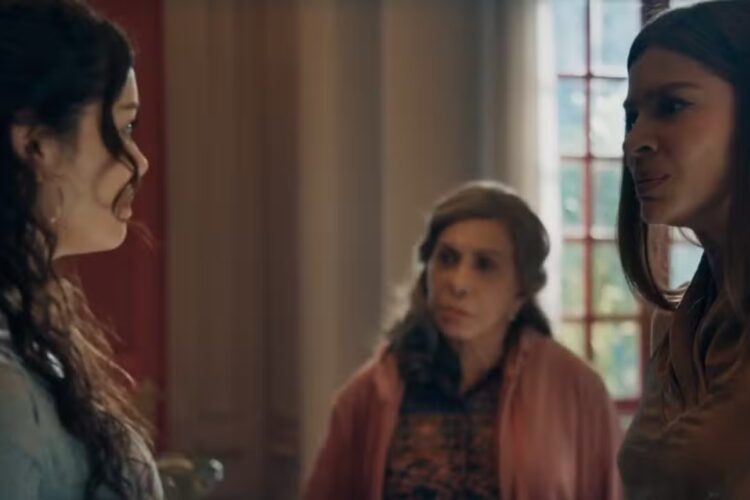 Arminda (Grazi Massafera) demite Gerluce (Sophie Charlotte)