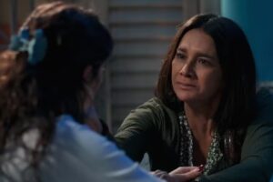 Lígia (Dira Paes) dirá a Gerluce (Sophie Charlotte) que sente que vai morrer em breve em Três Graças