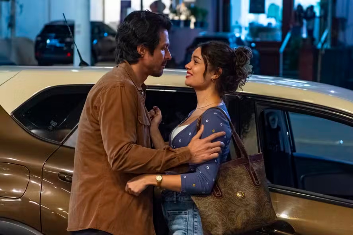 Paulinho (Romulo Estrela) e Gerluce (Sophie Charlotte) em 'Três Graças'