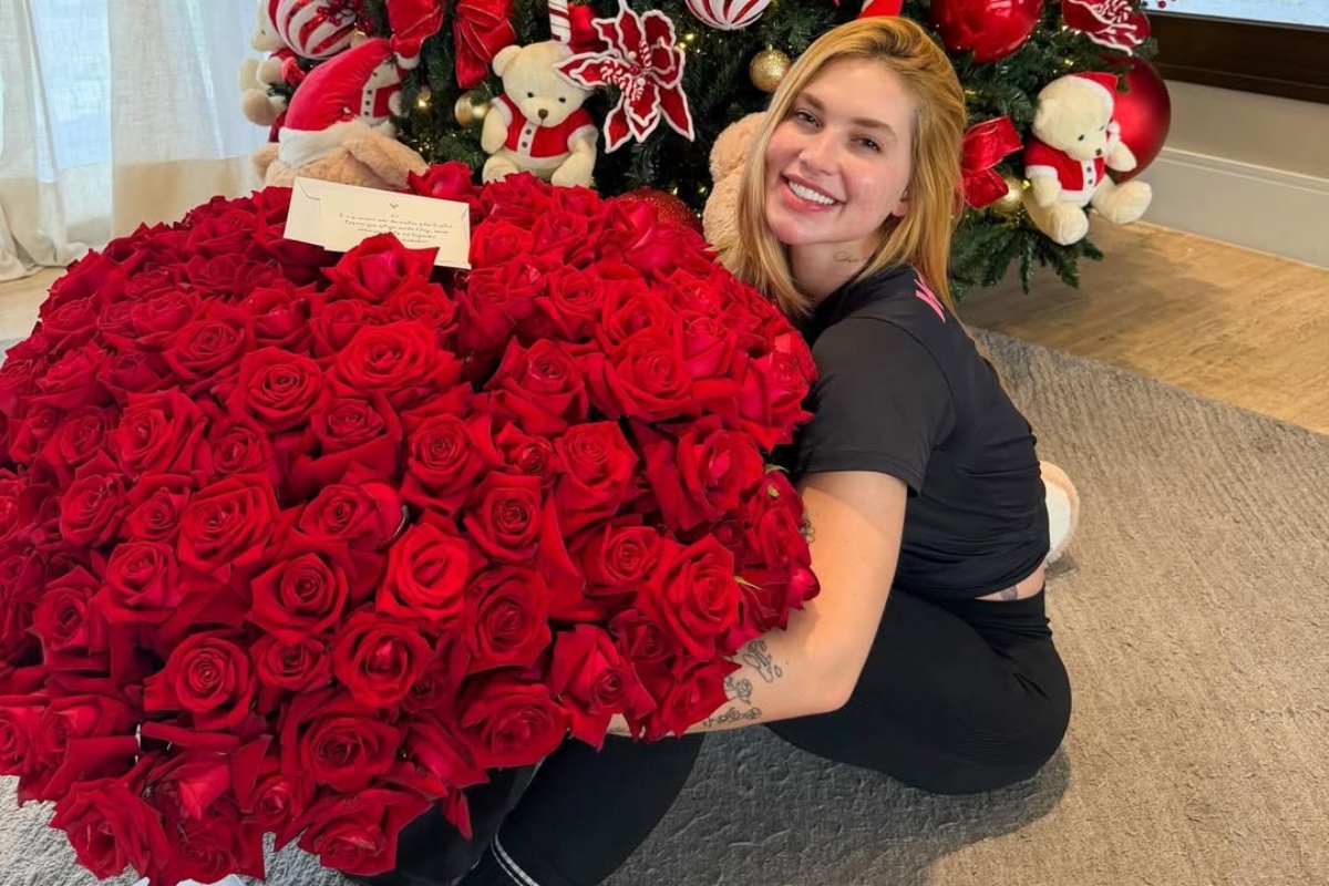 Virginia ganha flores de Vini Jr