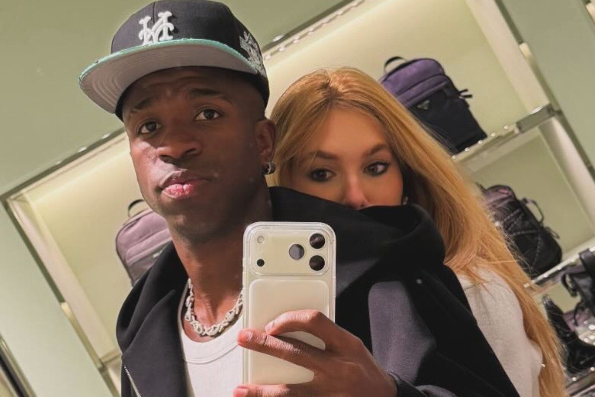 virginia fonseca abraçada com vini jr.