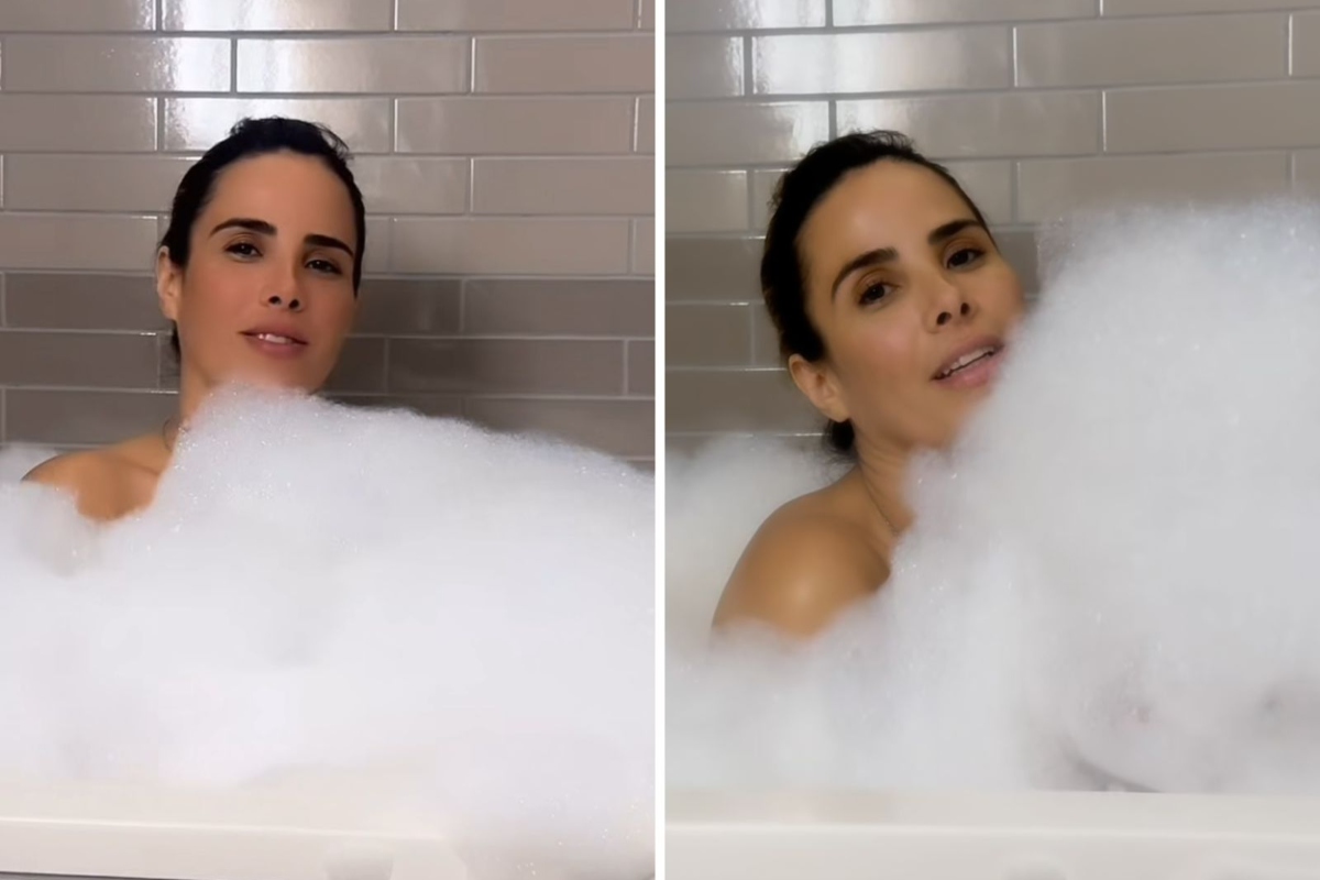 Wanessa tomando banho de espuma