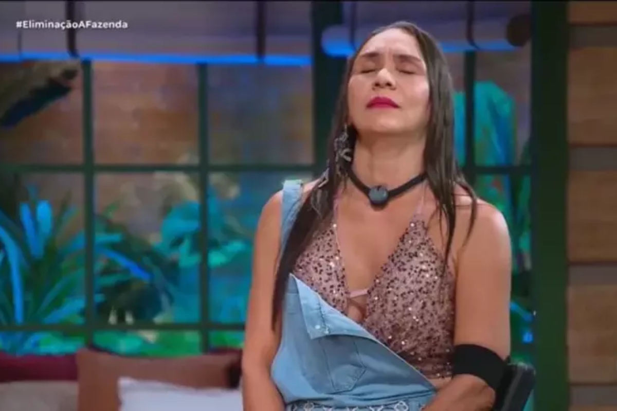 Yoná Souza eliminada em 'A Fazenda'