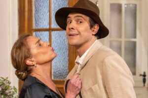 Zulma (Heloisa Périssé) e Candinho (Sergio Guizé) em 