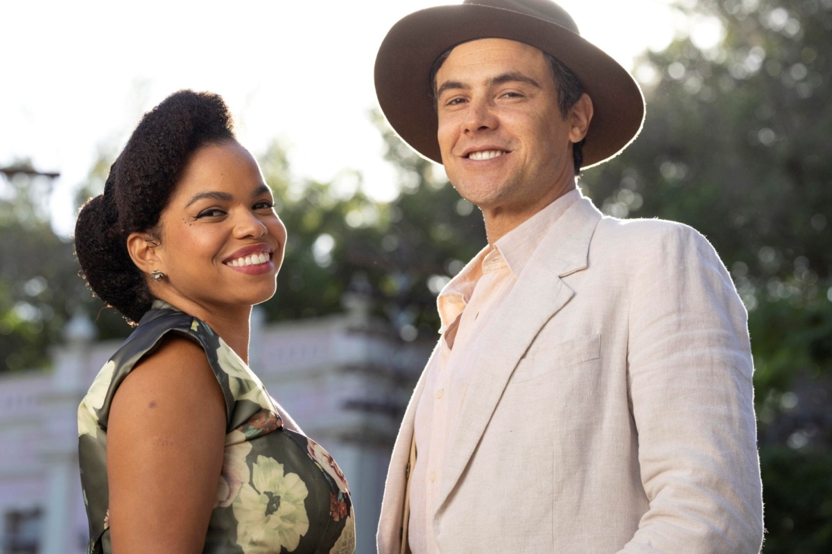 Dita (Jeniffer Nascimento) e Candinho (Sérgio Guizé)