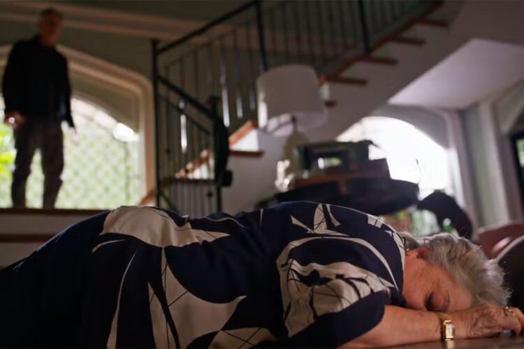 Jaques (Marcello Novaes) é impiedoso com a mãe - Foto: Globo