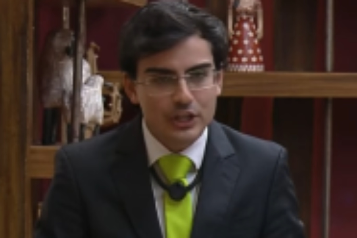 dudu camargo de terno em a fazenda 17