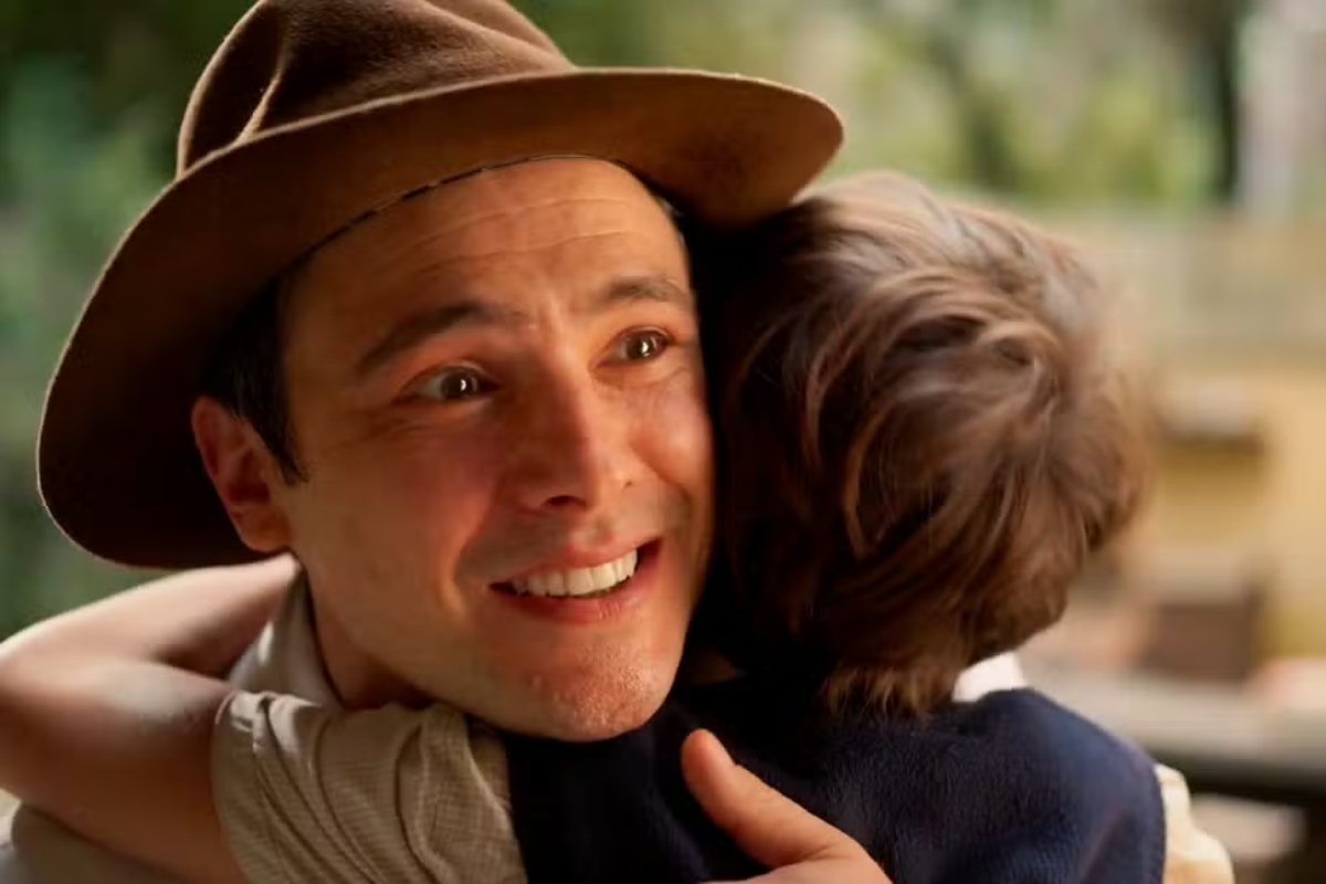 Êta Mundo Melhor - Candinho abraça Samir