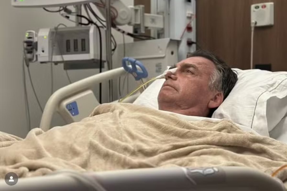Jair Bolsonaro internado