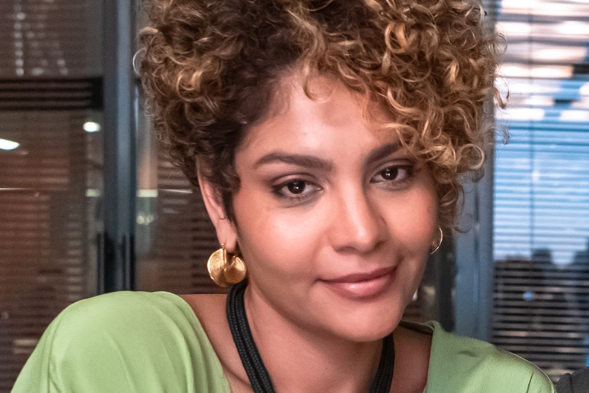 Lena (Barbara Reis) em Três Graças