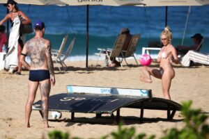 Léo Pereira e Karoline Lima jogam futmesa em Noronha