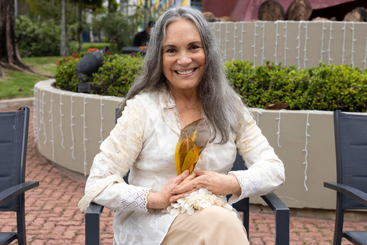 Regina Duarte foi homenageada na Calçada da Fama dos Estúdios Globo