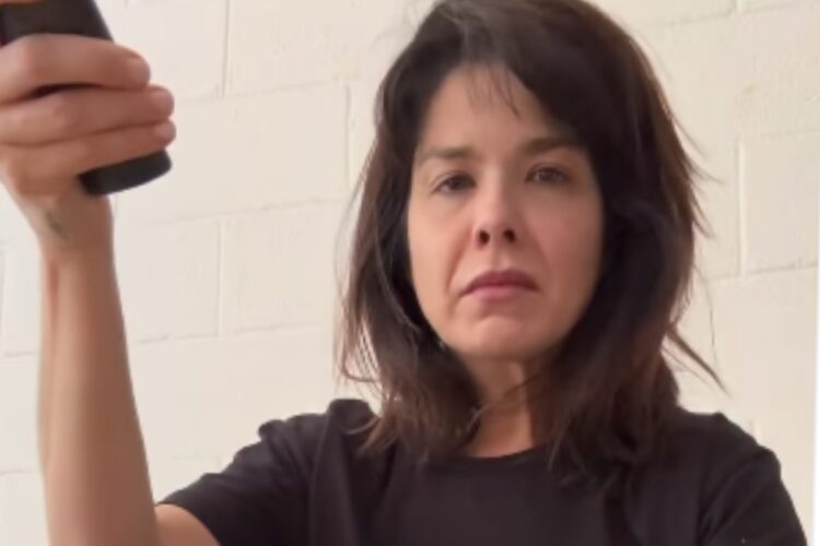 samara felippo irritada