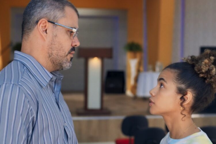 Jorginho (Juliano Cazarré) e Joélly (Alana Cabral)