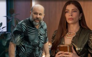 Nos próximos capítulos de “Três Graças”, Arminda mata Célio com um salto agulha após tentativa de chantagem. Cena vai ao ar em 27 de janeiro.