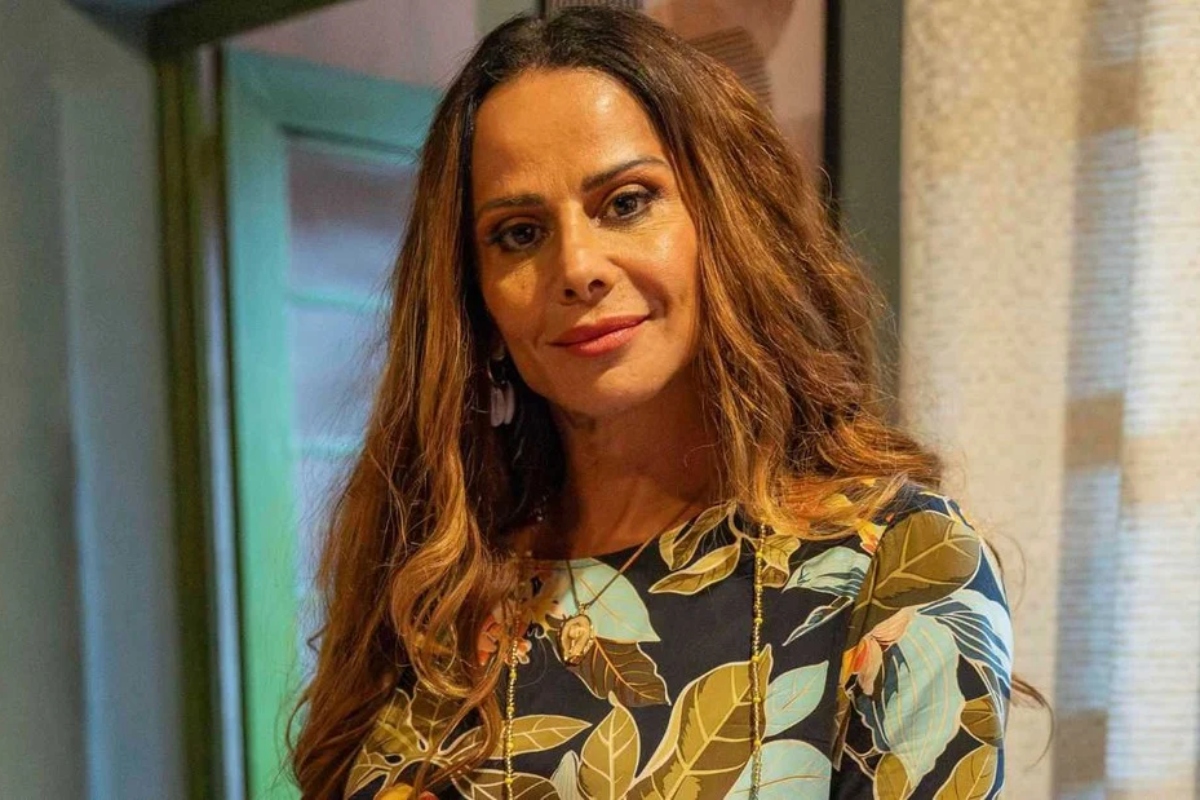 Consuelo (Viviane Araújo)