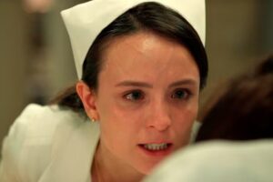 Estela (Larissa Manoela) fala que sente ódio por Miriam (Leticia Sabatella) em 'Êta Mundo Melhor'