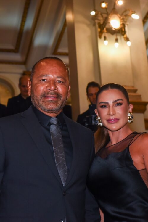 Neymar pai e a namorada