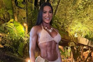 gracyanne barbosa sorridente