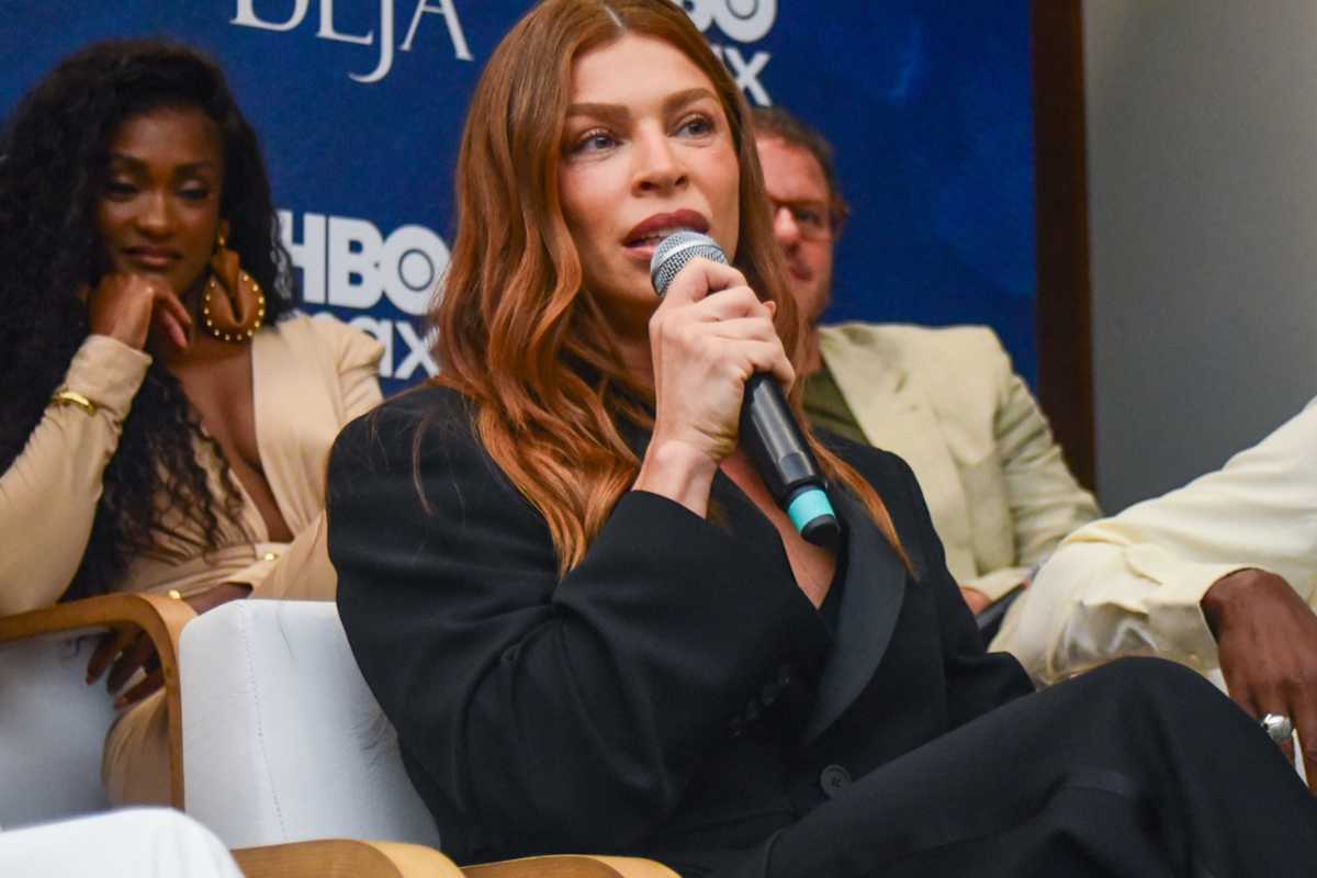 Grazi Massafera na coletiva de Dona Beja